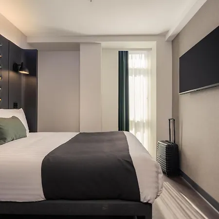 Point A St Andrew Square 3*