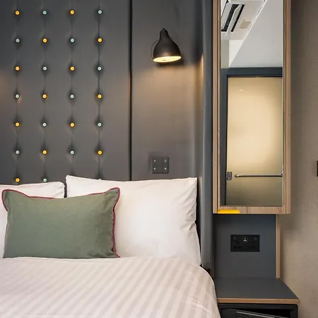 Szálloda Point A St Andrew Square 3*