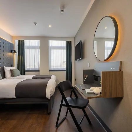 Point A St Andrew Square 3* Edinburgh