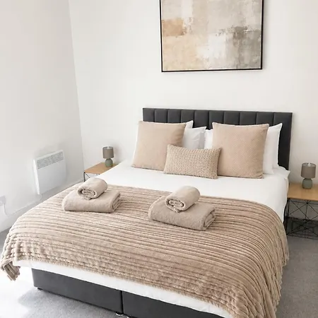 Parking - Sleep 3 - 1 Bedroom - Easy Access