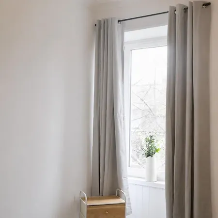 Parking - Sleep 3 - 1 Bedroom - Easy Access *