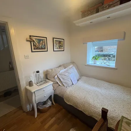 Small Charming Single Bedroom In A Victorian House From 1885 Quarto em Acomodações Particulares Edimburgo