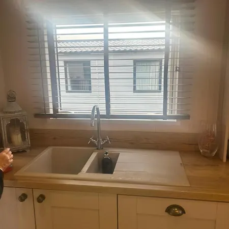 5 Roxburgh Court פארק נופש