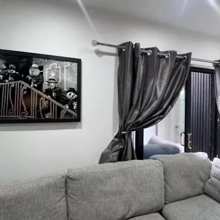 The House إدنبرة