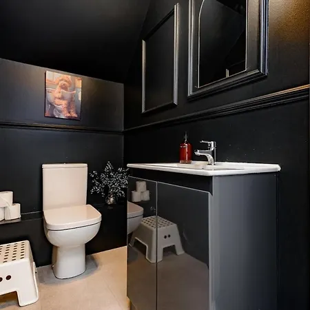 بيت للعطل Spacious 5-bed Parking & Garden *
