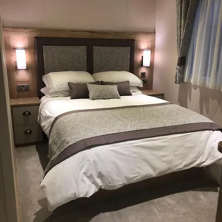פארק נופש 5 Roxburgh Court *