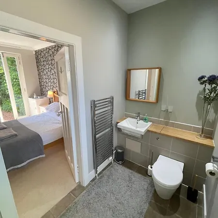 Nocleg ze śniadaniem Private En-suite Room, Self Check In 3*