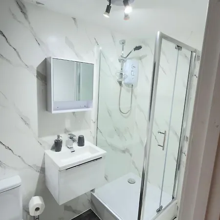 2 En-suite With Double Bed