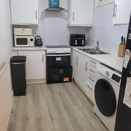 - 15 Minutes Walk Center