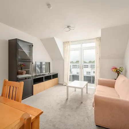 Pentland Hills Views - Cosy In Shared - 4*