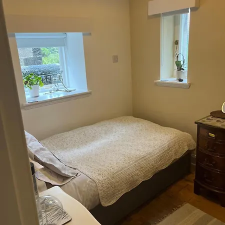 Small Charming Single Bedroom In A Victorian House From 1885 Privatunterkunft