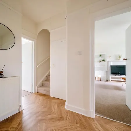 Durhams House Sleeps 7 5 Beds, Free Parking Ferienhaus *