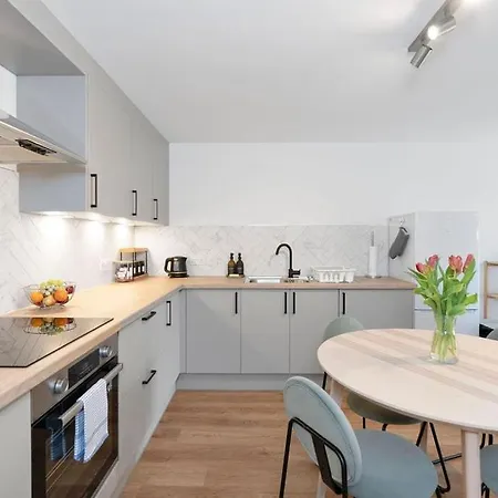 Guestready - Elegant 2bed Haven With Private Patio Edinburgh