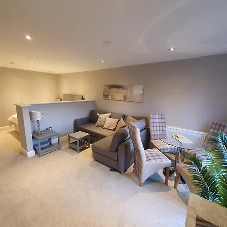 Great 1 Bed Surrounded By Pensión 3*