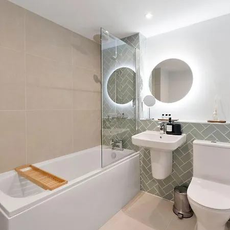 Guestready - Elegant 2bed Haven With Private Patio Gasthof Edinburgh
