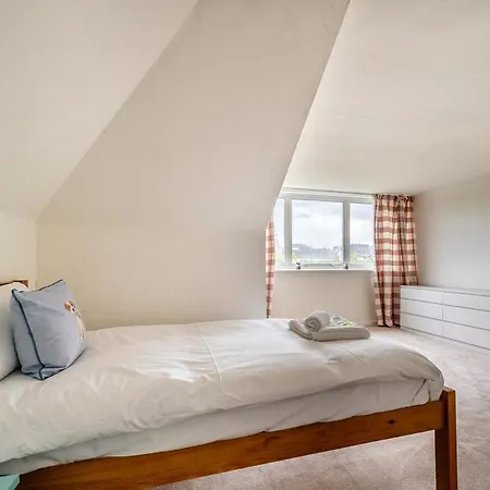 Durhams House Sleeps 7 5 Beds, Free Parking * Edinburgh