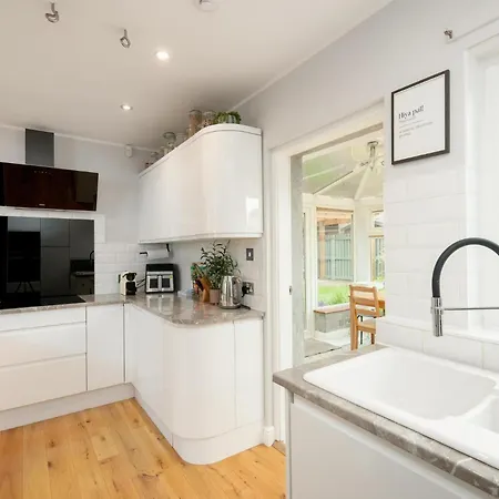Ferienhaus Modern Family House Sleeps 5 Free Parking - Pass The Keys Edinburgh