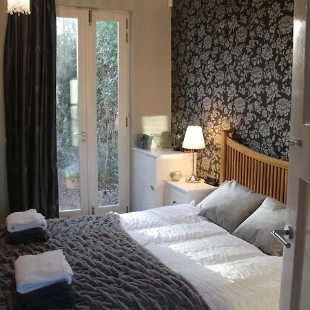 Private En-suite Room, Self Check In فندق مبيت وإفطار إدنبرة