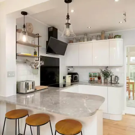 Ferienhaus Modern Family House Sleeps 5 Free Parking - Pass The Keys Edinburgh