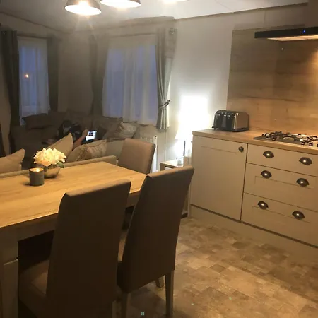 פארק נופש 5 Roxburgh Court