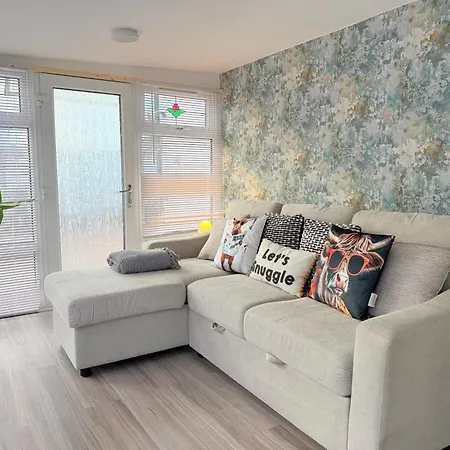 South Edin Family Haven 2 & Courtyard *