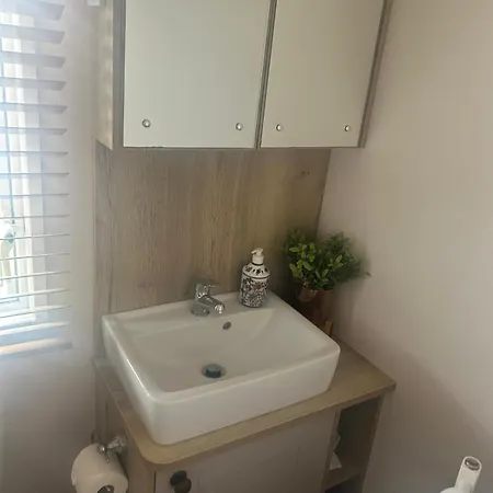 5 Roxburgh Court פארק נופש