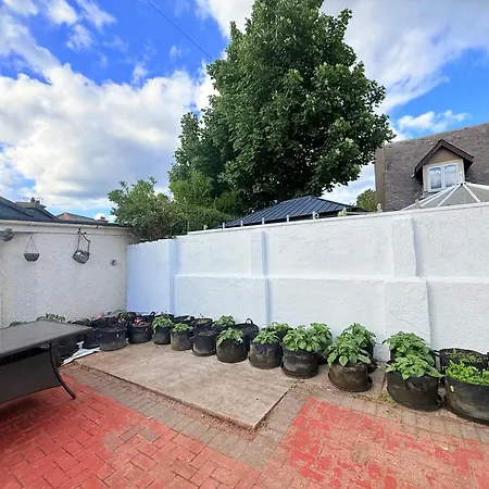 Vakantiehuis South Edin Family Haven 2 & Courtyard