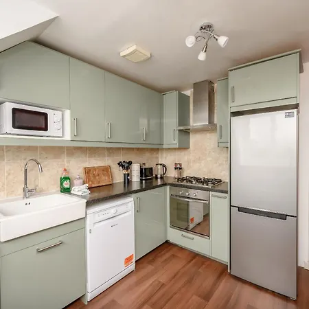 ゲストハウス Pentland Hills Views - Cosy In Shared - 4*