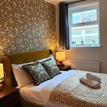 Vakantiehuis South Edin Family Haven 2 & Courtyard *