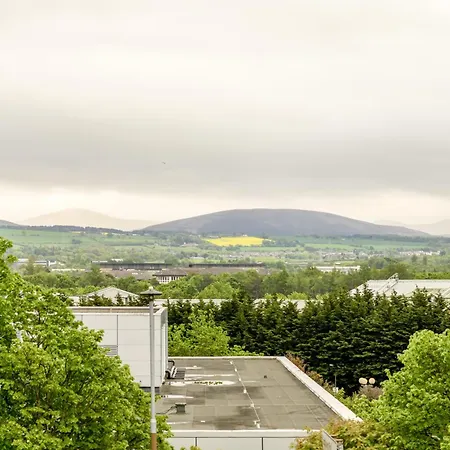 Pentland Hills Views - Cosy In Shared - 4* エディンバラ
