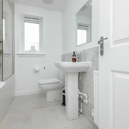 بيت للعطل Spacious 5-bed Parking & Garden *