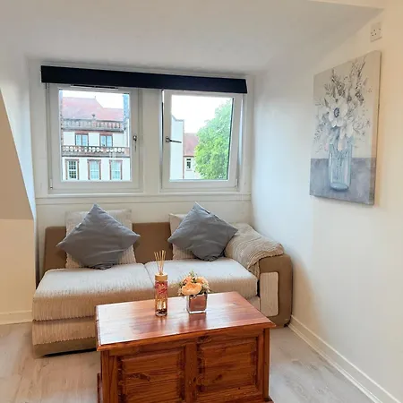 South Edin Family Haven 2 & Courtyard Vakantiehuis