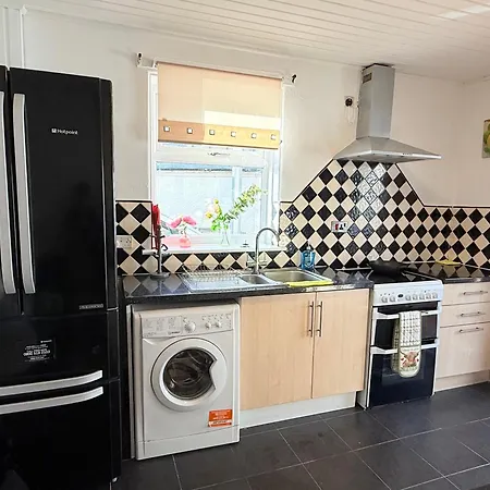 Сasa de vacaciones South Edin Family Haven 2 & Courtyard Edimburgo