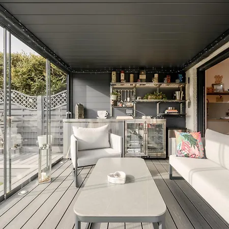Almond 2 Bedroom House - Ferienhaus *