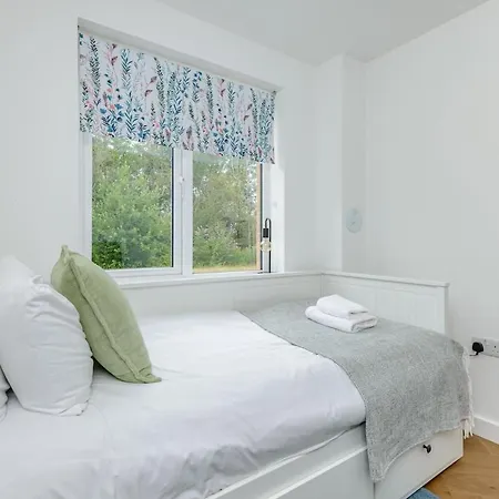 Spacious 5-bed Parking & Garden * 爱丁堡
