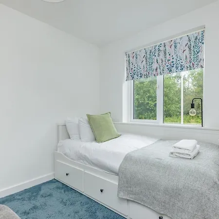 بيت للعطل Spacious 5-bed Parking & Garden إدنبرة
