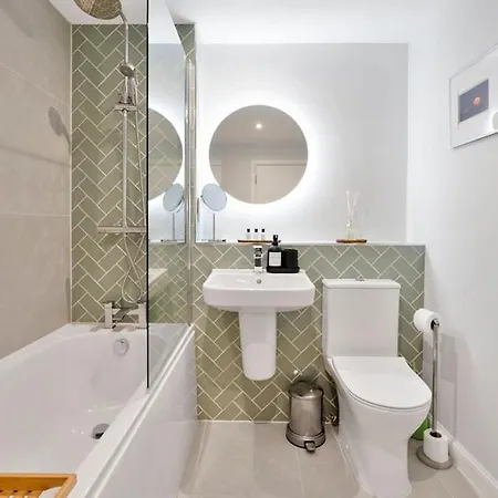 Guestready - Elegant 2bed Haven With Private Patio