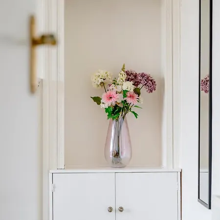 Durhams House Sleeps 7 5 Beds, Free Parking
