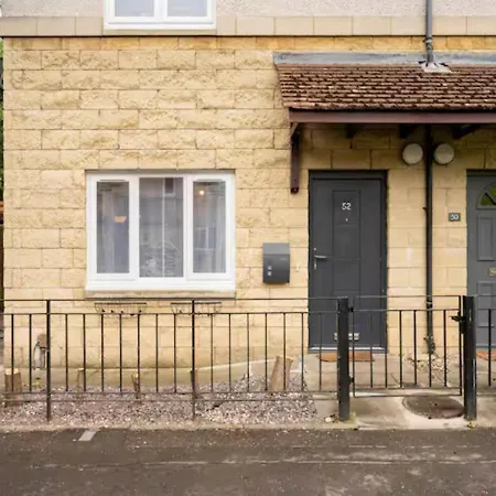 Modern Family House Sleeps 5 Free Parking - Pass The Keys Ferienhaus *