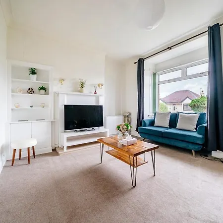 Durhams House Sleeps 7 5 Beds, Free Parking *