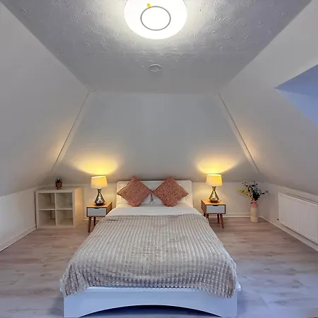 Сasa de vacaciones South Edin Family Haven 2 & Courtyard *