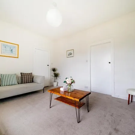 Ferienhaus Durhams House Sleeps 7 5 Beds, Free Parking