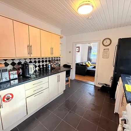 Vakantiehuis South Edin Family Haven 2 & Courtyard Edinburgh