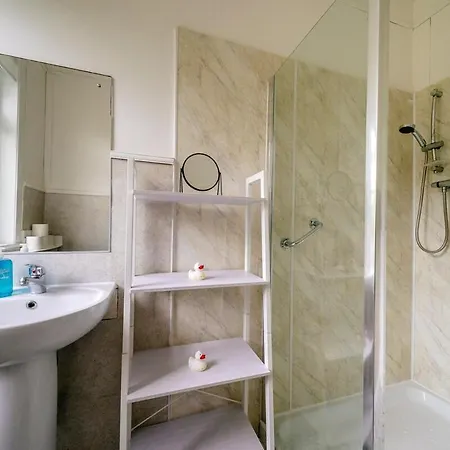 Durhams House Sleeps 7 5 Beds, Free Parking * Edimburgo