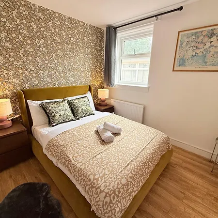 South Edin Family Haven 2 & Courtyard *
