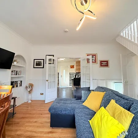 South Edin Family Haven 2 & Courtyard Vakantiehuis