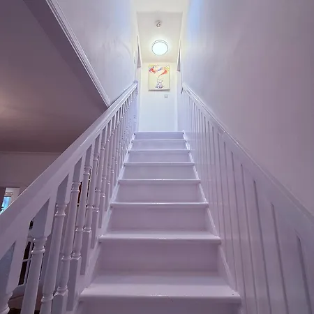 South Edin Family Haven 2 & Courtyard Vakantiehuis Edinburgh