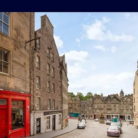 Cosy Grassmarket Hideaway Apartment *