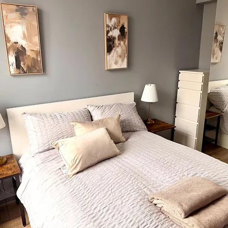 Old Town - Superfast Wifi - 3br Sleeps 7 *