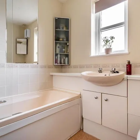 Peaceful 2-bed Craiglockhart Free Parking *
